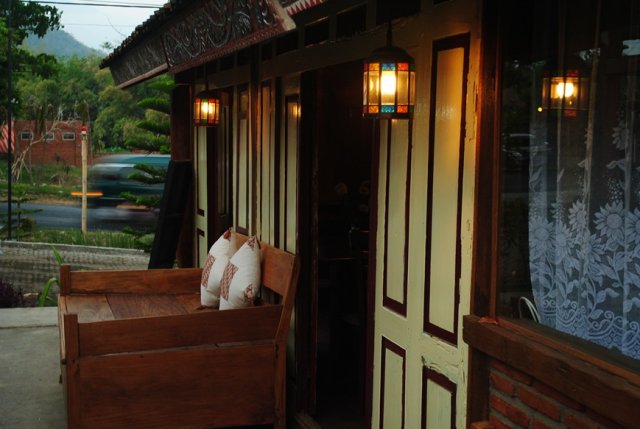 Jhabu Resto